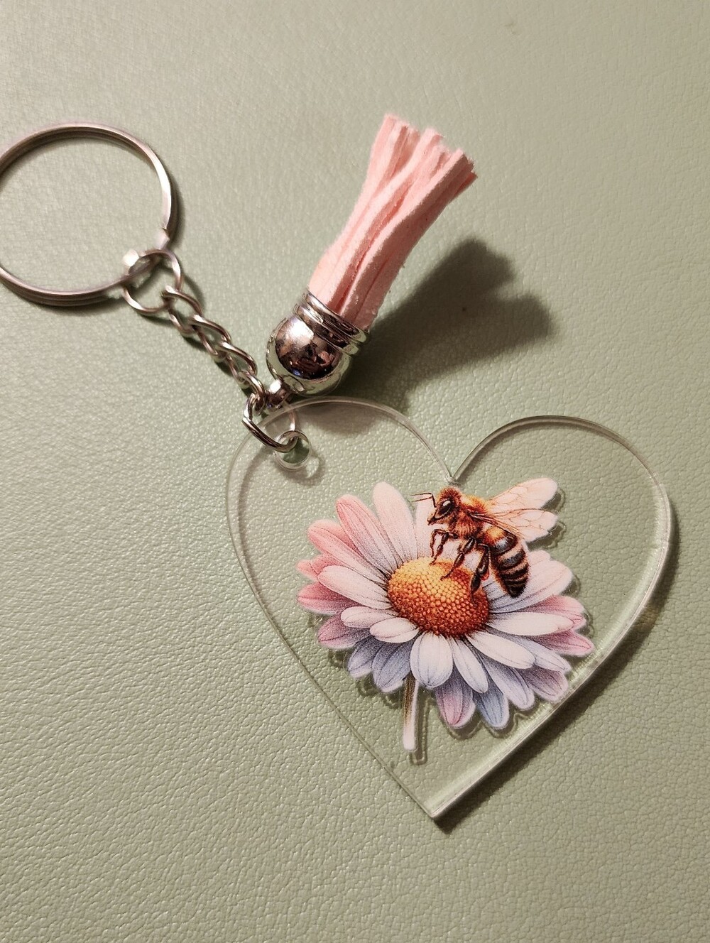 Heart Acrylic Keychain with Bee on Daisy - Pink Tassel